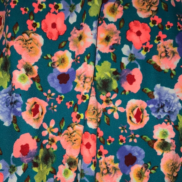 Seduction Floral Skater Skirt: small to medium - Picture 3 of 3